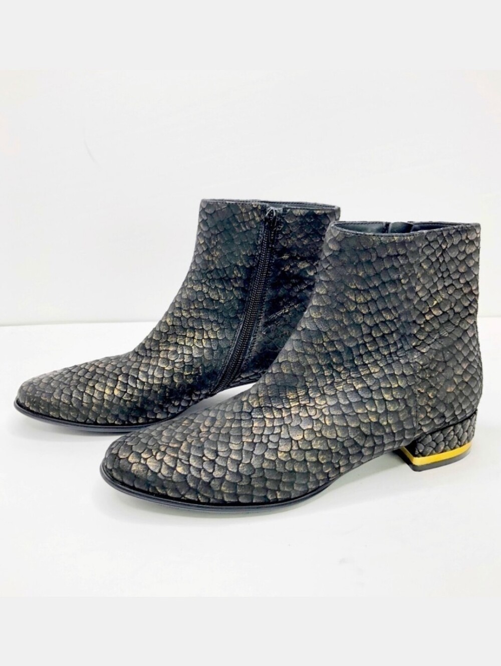 NWT Vaneli Ameldy Metallic Bronze Snakeskin Sueded Soft Ankle Boots 8.5W Wide